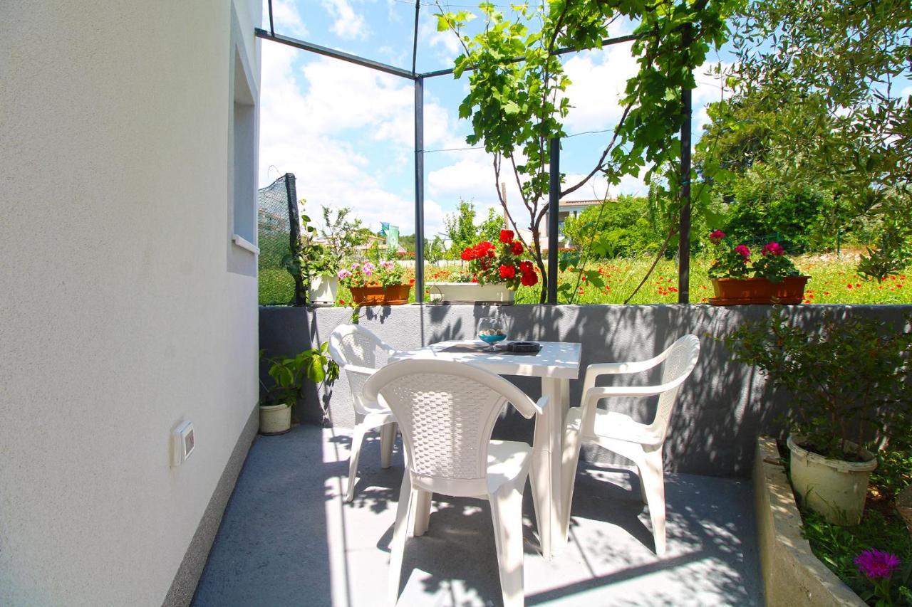 Apartment Josip 1649 Fazana Exterior photo