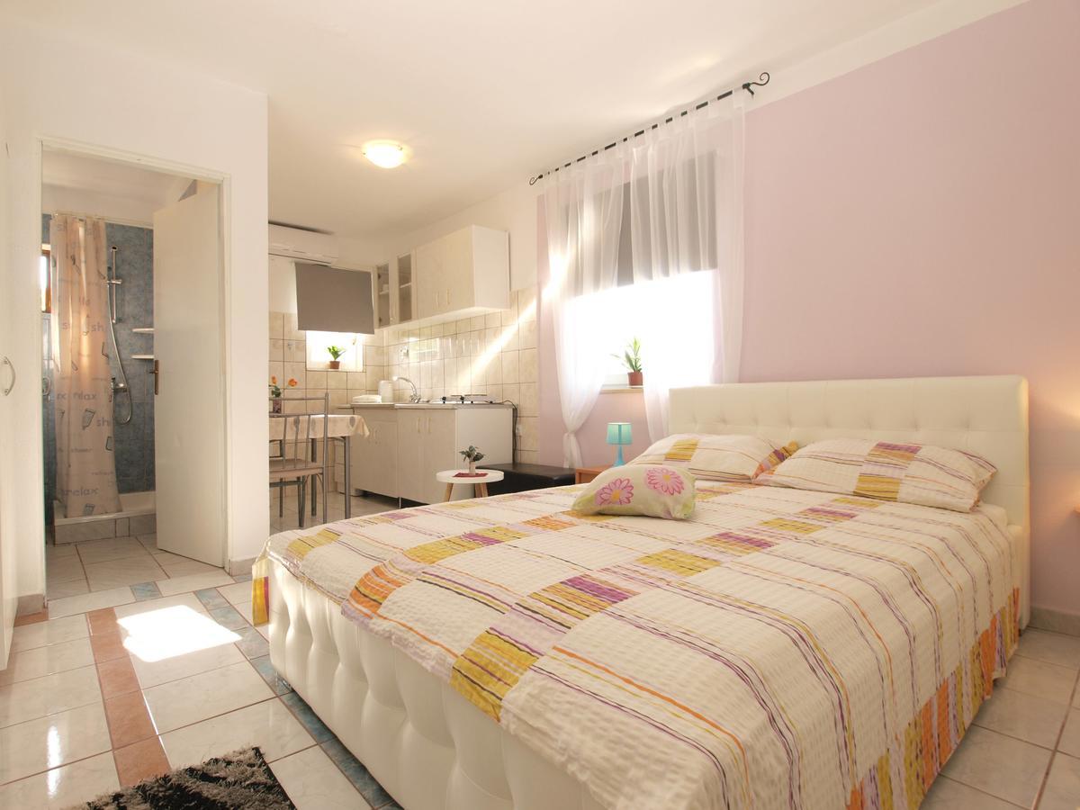 Apartment Josip 1649 Fazana Exterior photo